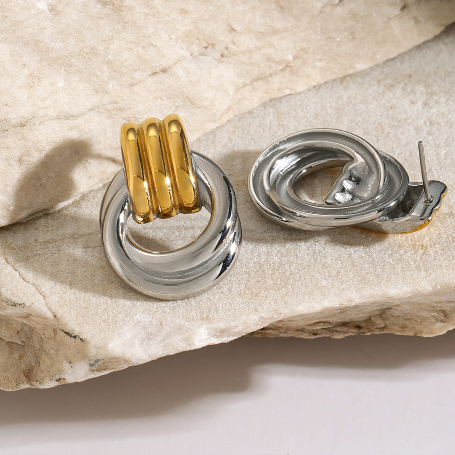 Circle Essential Earrings