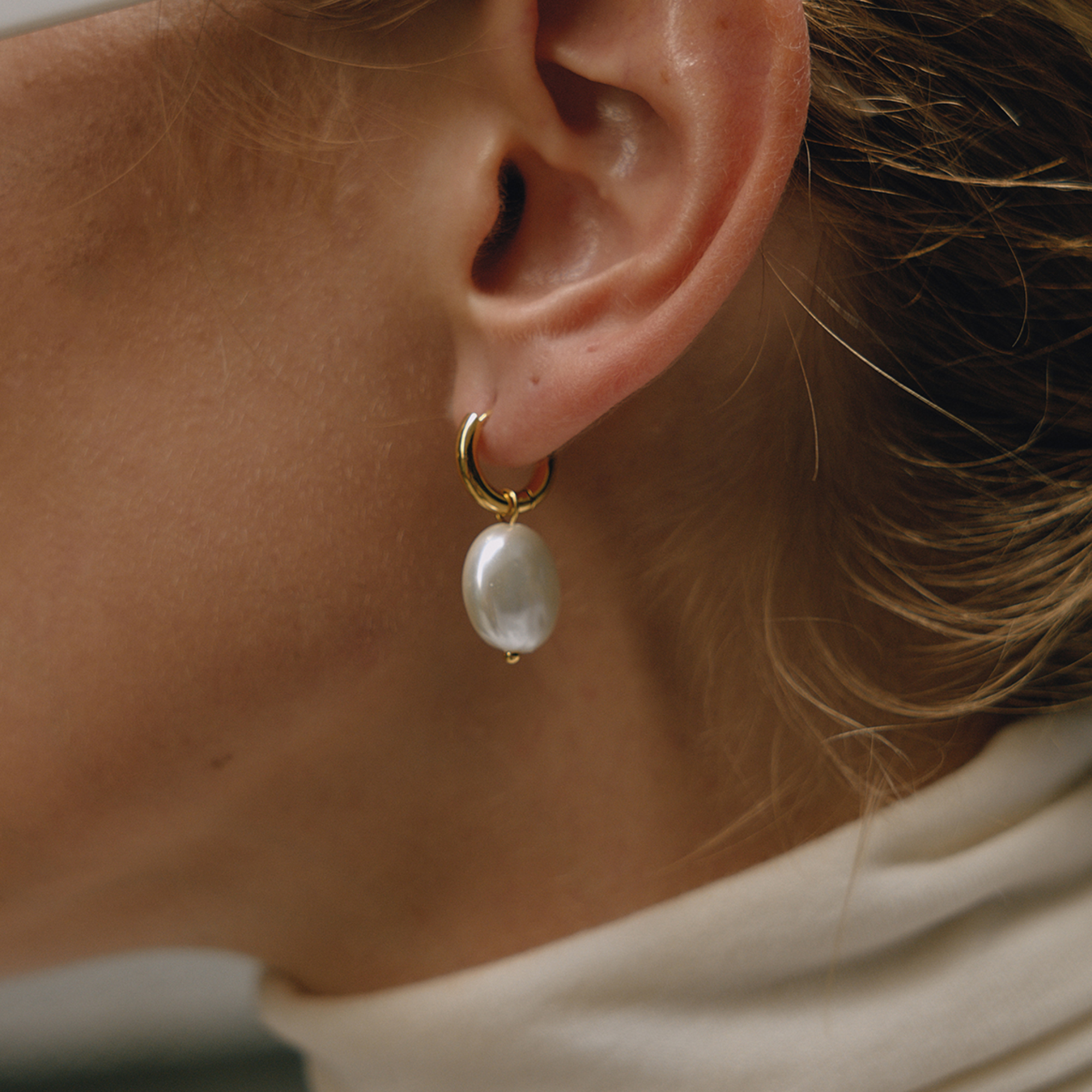 PreOrder: Flat Round Pearls