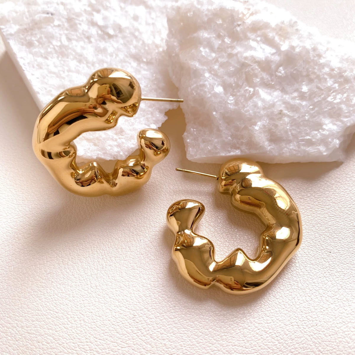 Wavy Hoops