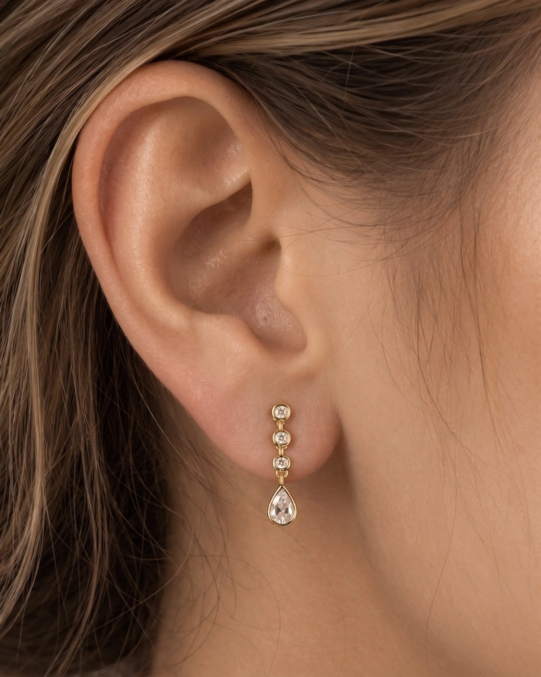 14K Gold 0.4ct Natural Diamond  Bezel Pear Tear Drop Earrings